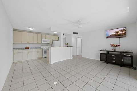5190 E Sabal Palm Boulevard #209, Tamarac FL - photo 7 of 32