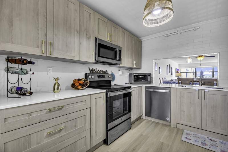 2 bedroom Condominium at 2705 NW 104th Avenue #406, Sunrise Lakes 214 Condo, Sunrise — photo 3