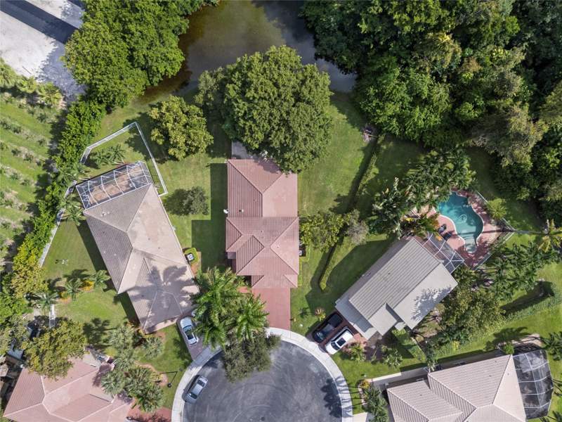 4 bedroom Single Family Residence at 7400 NW 70th Avenue, Parkside Estates, Parkland — photo 2