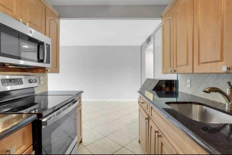 1 bedroom Condominium at 2053 Cornwall C, Cornwall At Century Village Condo, Boca Raton — photo 2