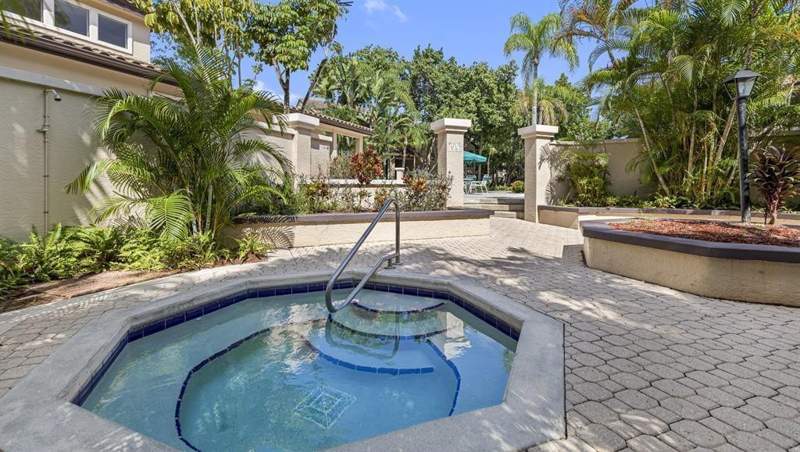 2 bedroom Condominium at 4341 W Mcnab Road #10, Palm Aire Gardens Condo, Pompano Beach — photo 4