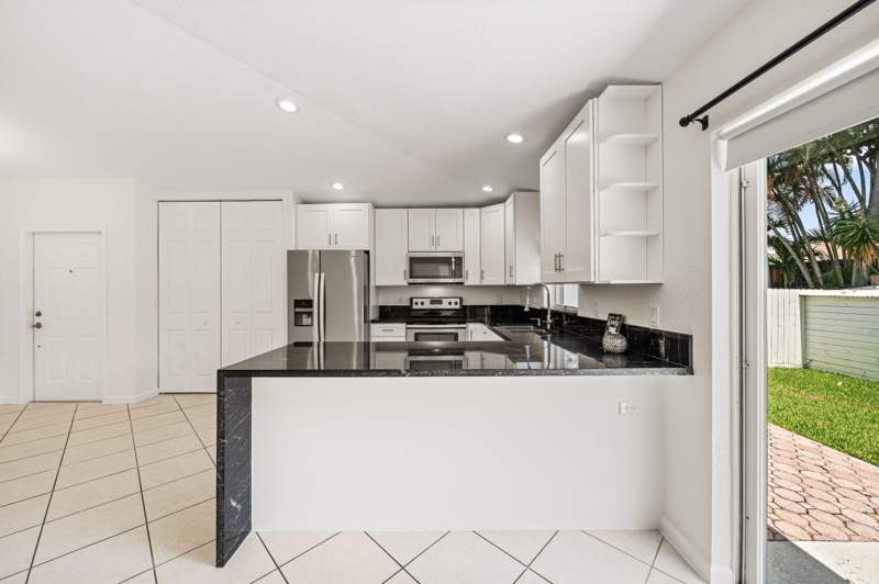 3 bedroom Single Family Residence at 6196 Azalea Circle, Victoria Woods, West Palm Beach — photo 4