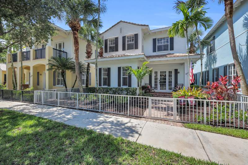 4 bedroom Single Family Residence at 212 W Bay Cedar Circle, BOTANICA, Jupiter — photo 2