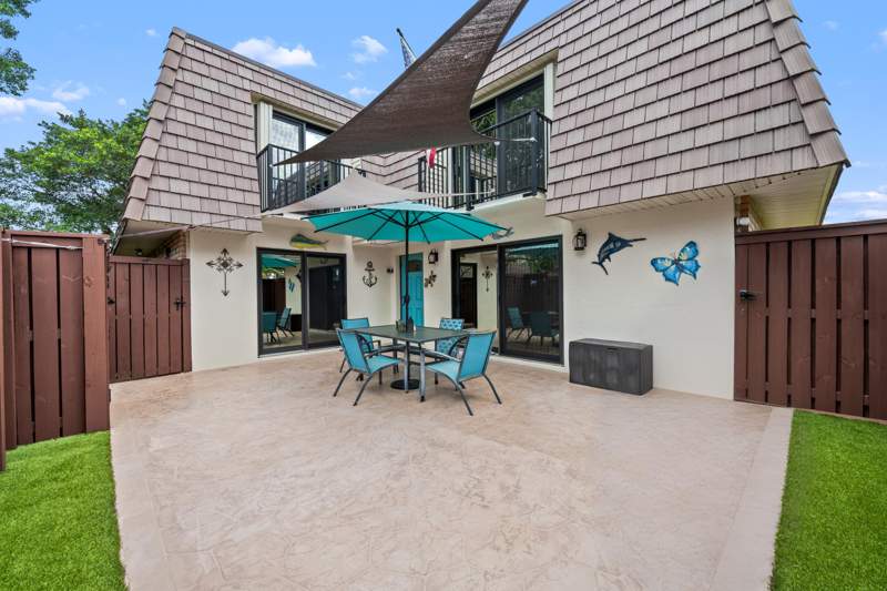 2 bedroom Townhouse at 2512 SW 15th Street, Courtyards Of Waterford, Deerfield Beach — photo 3