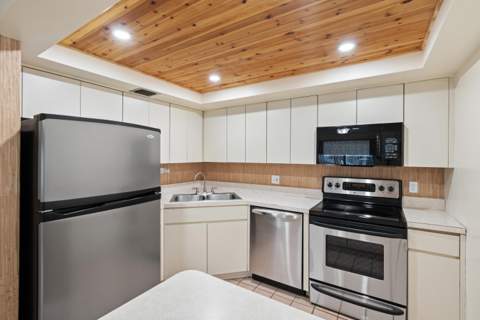 950 S Kanner Highway #402, Stuart FL - photo 9 of 24