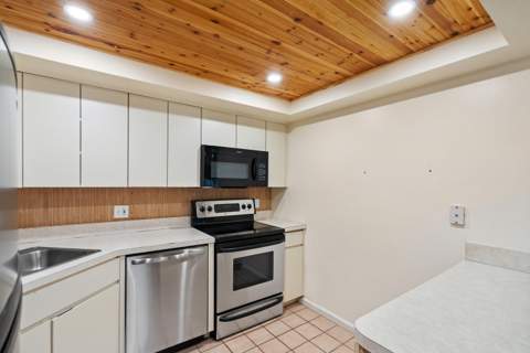 950 S Kanner Highway #402, Stuart FL - photo 10 of 24