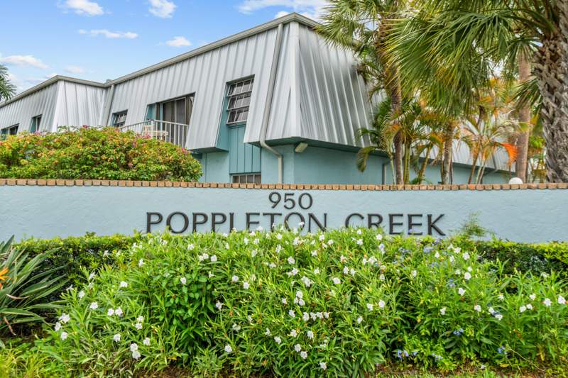 2 bedroom Condominium at 950 S Kanner Highway #402, Gardens At Poppleton Creek Condo, Stuart — photo 2
