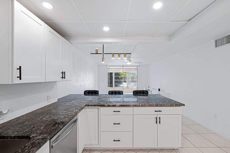 1 bedroom Condominium at 7100 NW 17th Street #220, Omega Condo No 3, Plantation — photo 4