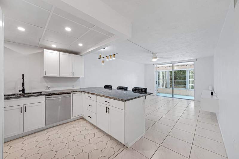 1 bedroom Condominium at 7100 NW 17th Street #220, Omega Condo No 3, Plantation — photo 5