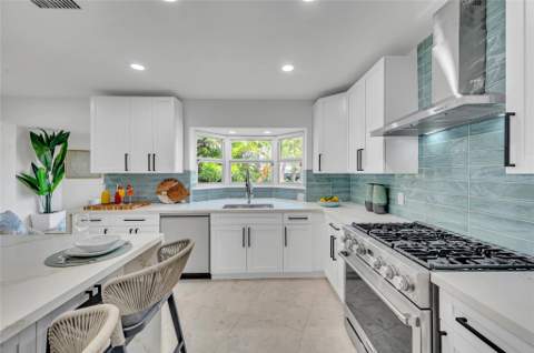 1700 Marietta Drive, Fort Lauderdale FL - photo 12 of 54