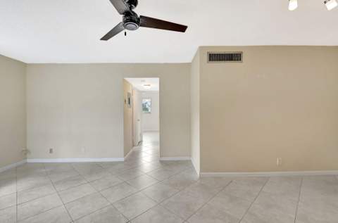 638 Snug Harbor Drive #E11, Boynton Beach FL - photo 11 of 42