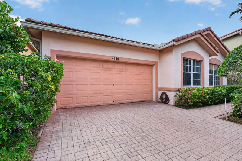 4 bedroom Single Family Residence at 4889 N Classical Boulevard, Winterplace, Delray Beach — photo 2