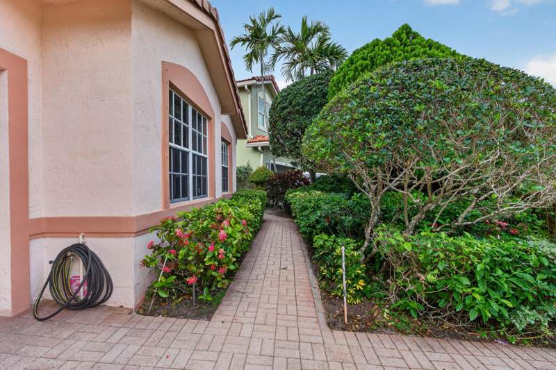 4 bedroom Single Family Residence at 4889 N Classical Boulevard, Winterplace, Delray Beach — photo 5