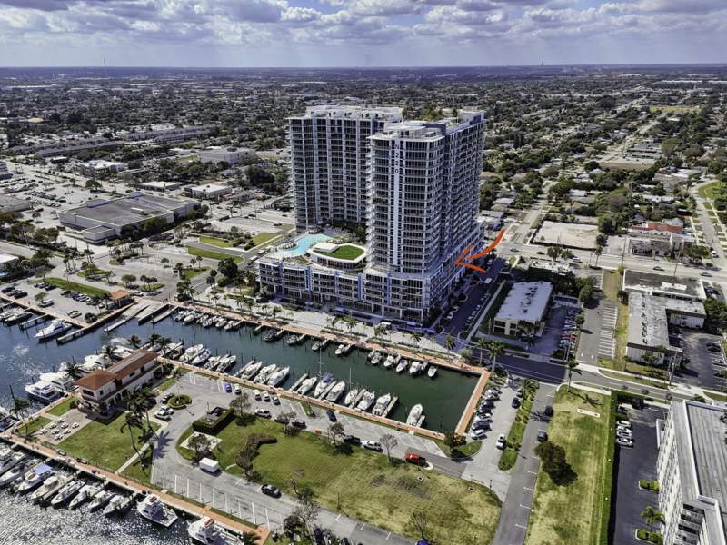 2 bedroom Condominium at 220 Lake Shore Drive #617, Nautilus 220 Condo, Lake Park — photo 2
