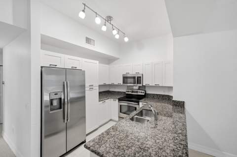 58 SE Palermo Court #104, Stuart FL - photo 7 of 37