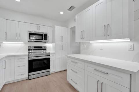 1054 Wyoming Avenue, Fort Lauderdale FL - photo 7 of 37