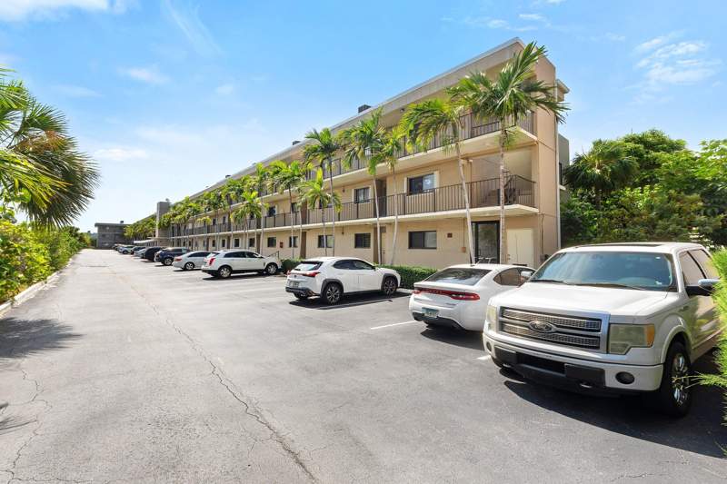 2 bedroom Condominium at 3605 S Ocean Boulevard #229, Southgate Condo, South Palm Beach — photo 2