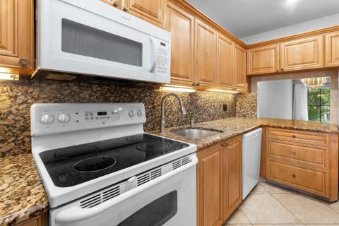 3605 S Ocean Boulevard #229, South Palm Beach FL - photo 8 of 47