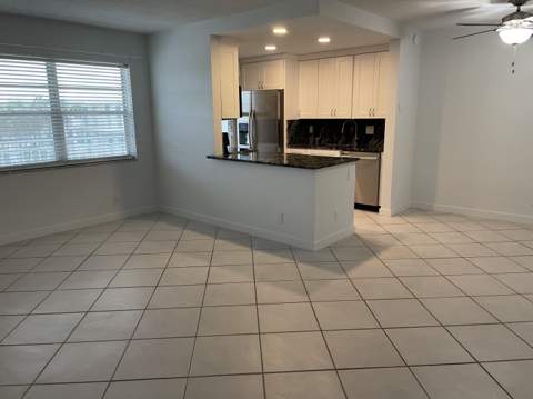 37 Yacht Club Drive #303, North Palm Beach FL - photo 6 of 17