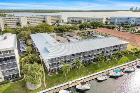 37 Yacht Club Drive #303, North Palm Beach FL - photo 12 of 17