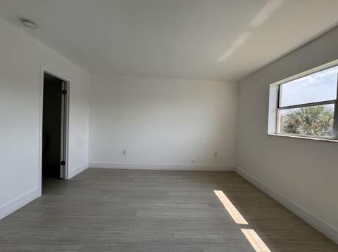 2831 E Sunrise Lakes Drive #311, Sunrise FL - photo 6 of 21