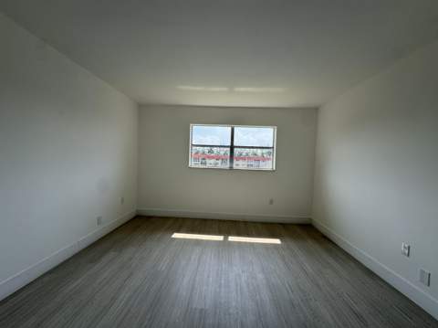 2831 E Sunrise Lakes Drive #311, Sunrise FL - photo 8 of 21