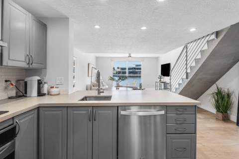 900 Jeffery Street, Boca Raton FL - photo 8 of 47