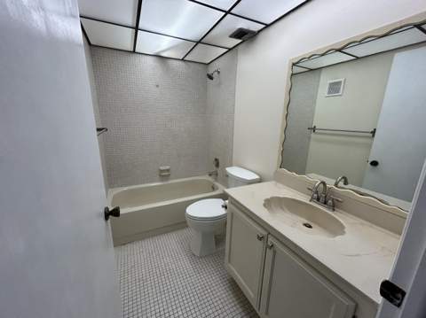 3301 NW 47th Terrace #210, Lauderdale Lakes FL - photo 8 of 13