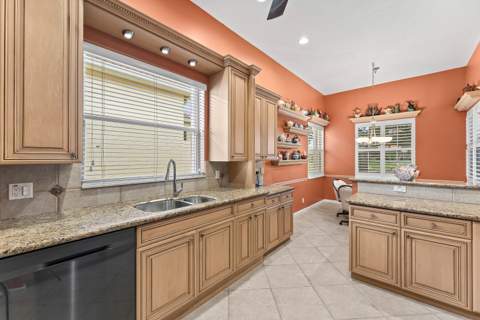 7188 Demedici Circle, Delray Beach FL - photo 16 of 47