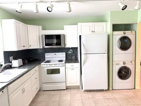 1216 S S Lakes End Drive #Apt D, Fort Pierce FL - photo 6 of 20