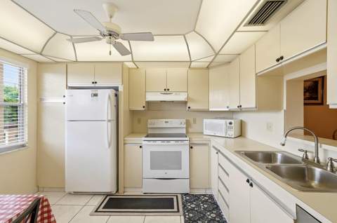 3201 Portofino Point #E3, Coconut Creek FL - photo 11 of 32
