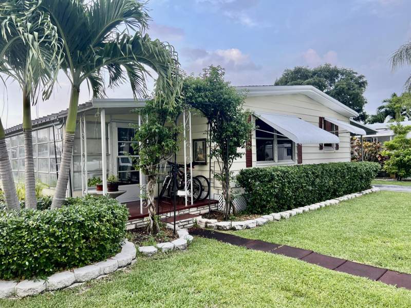 2 bedroom Manufactured Home at 6730 NW 45th Terrace #Lot Q-04, Deerfield Lake, Coconut Creek — photo 2