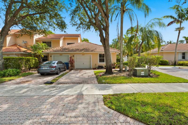 3 bedroom Single Family Residence at 8417 NW 40th Court, Springtree, Sunrise — photo 2