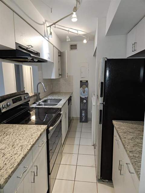 4545 Treehouse Lane #G, Tamarac FL - photo 19 of 20