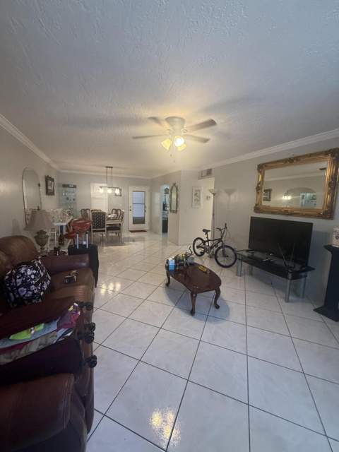 2811 Somerset Drive #118, Lauderdale Lakes FL - photo 10 of 13