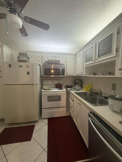 2811 Somerset Drive #118, Lauderdale Lakes FL - photo 11 of 13