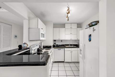 6507 Winfield Boulevard #211ac, Margate FL - photo 13 of 28