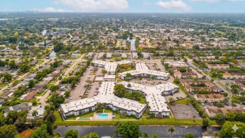 6507 Winfield Boulevard #211ac, Margate FL - photo 23 of 28