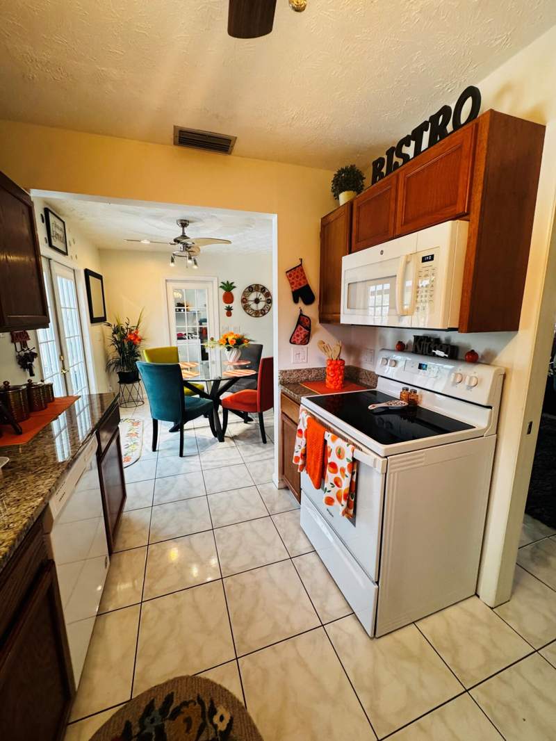 2 bedroom Single Family Residence at 1918 SE Monroe Street, Coral Gardens, Stuart — photo 5