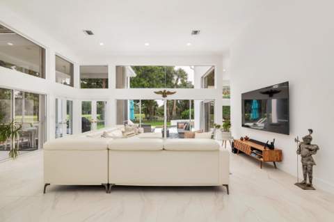 1084 Seagull Park Road, West Palm Beach FL - photo 7 of 59