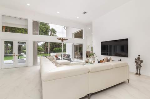 1084 Seagull Park Road, West Palm Beach FL - photo 9 of 59
