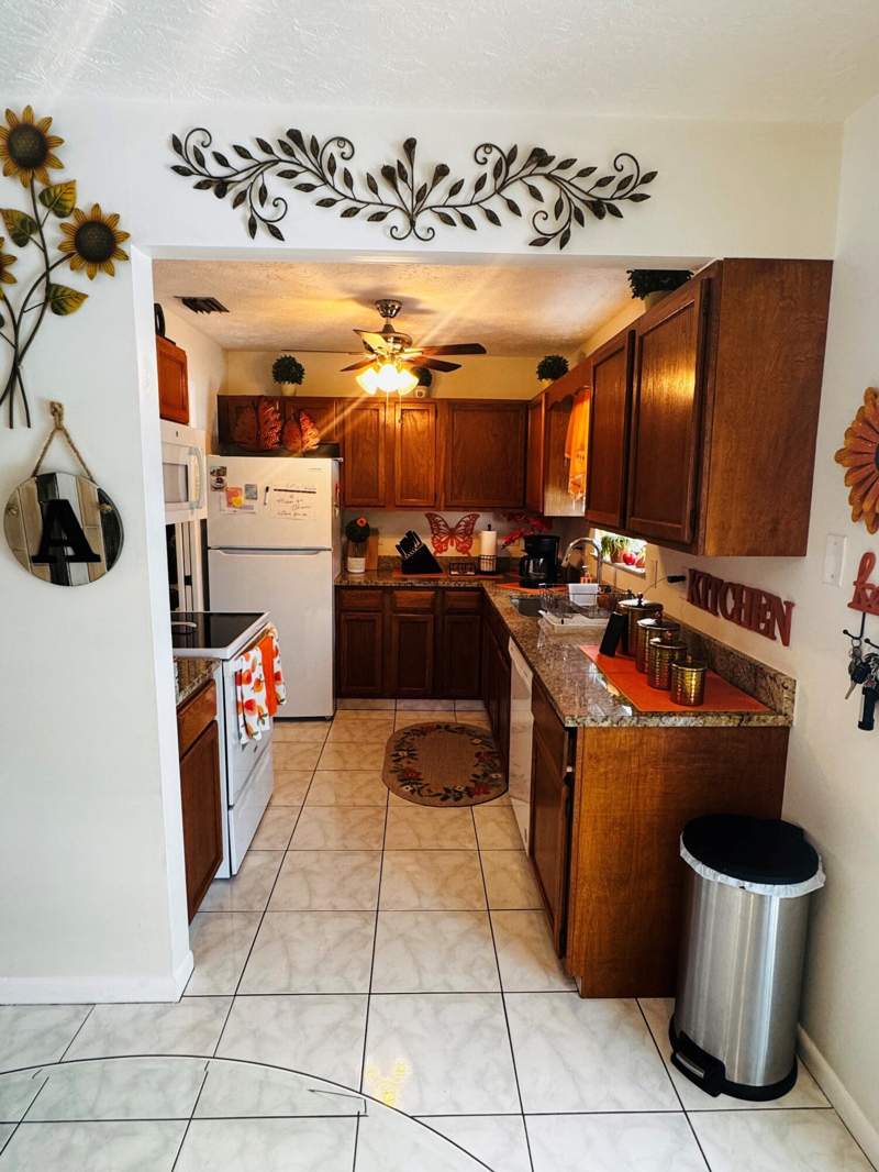 2 bedroom Single Family Residence at 1918 SE Monroe Street, Coral Gardens, Stuart — photo 4
