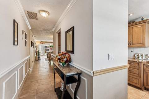 1051 Orange Terrace #103, Delray Beach FL - photo 21 of 65