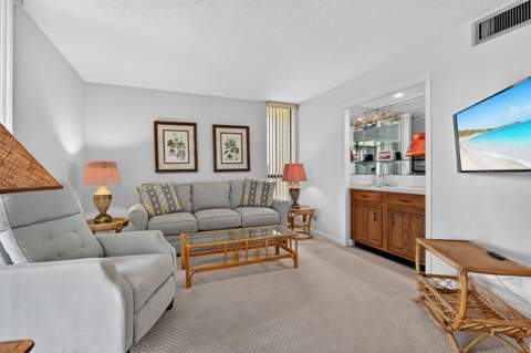 5188 Woodland Lakes Drive #332, Palm Beach Gardens FL - photo 11 of 22