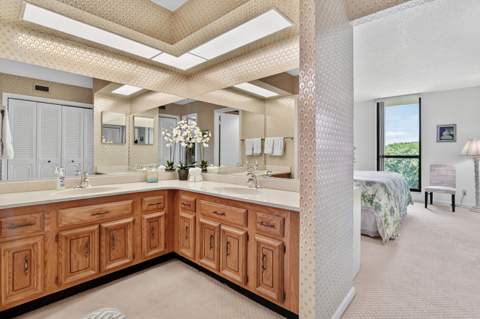 5188 Woodland Lakes Drive #332, Palm Beach Gardens FL - photo 16 of 22