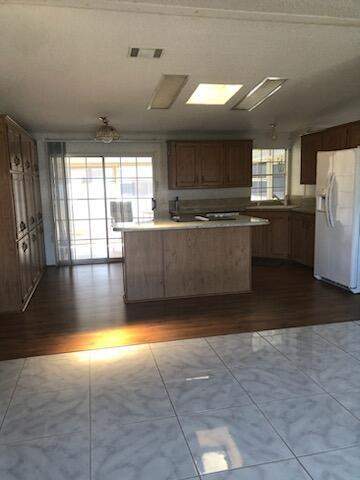3 bedroom Manufactured Home at 8579 Gallberry Circle, Savanna Club Plat III, Port St. Lucie — photo 5