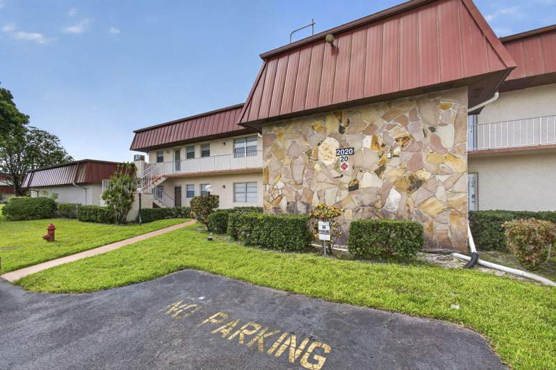 2 bedroom Condominium at 12020 W Greenway Drive #101, Greenway Village South Condo 2, Royal Palm Beach — photo 2