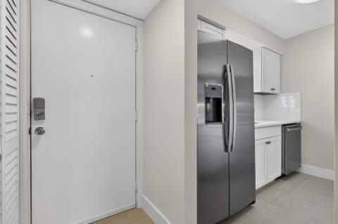 12020 W Greenway Drive #101, Royal Palm Beach FL - photo 6 of 26