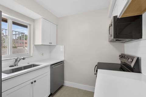 12020 W Greenway Drive #101, Royal Palm Beach FL - photo 8 of 26