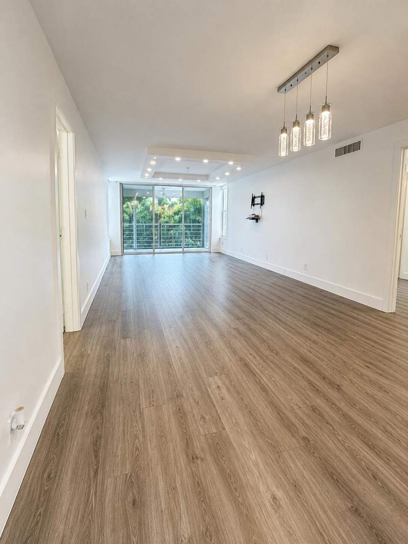 3 bedroom Condominium at 3930 Oaks Clubhouse Drive #303, No 77 Palm-Aire Country Club, Pompano Beach — photo 3